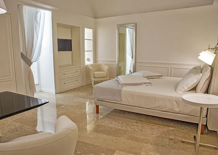 Piazza Posta Dimora Di Charme 4* 普罗奇达