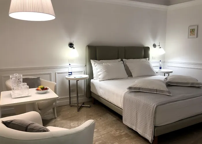 Piazza Posta Dimora Di Charme 4* 普罗奇达