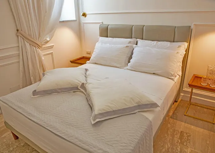 Piazza Posta Dimora Di Charme 4* 普罗奇达